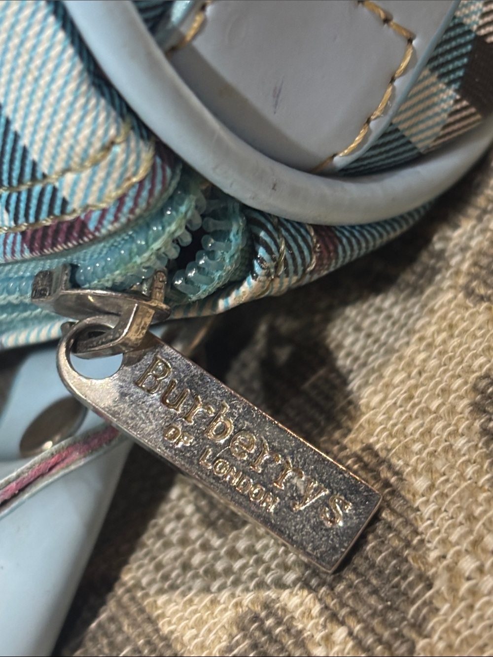 Rare! Burberry blue label mini top handle tartan plaid patent leather handle y2k - Picture 10 of 16